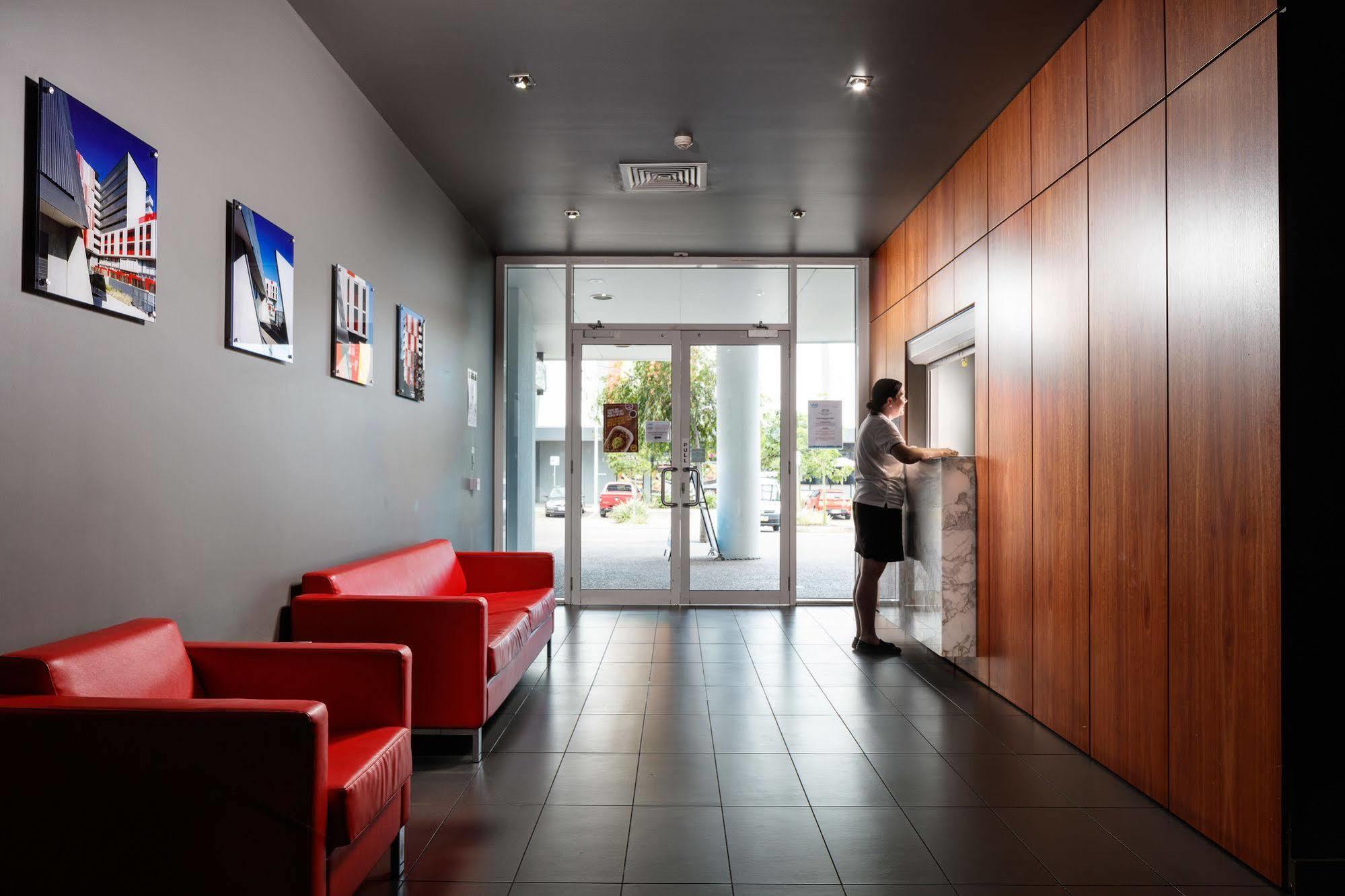 ไดเร็ค โฮเต็ล - โฮลบอร์น แอท เซ็นทรัล Aparthotel ทาวน์วิล ภายนอก รูปภาพ